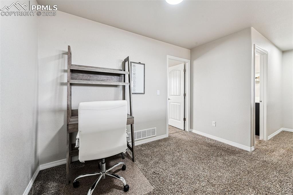 Image 27 of 50: Loft