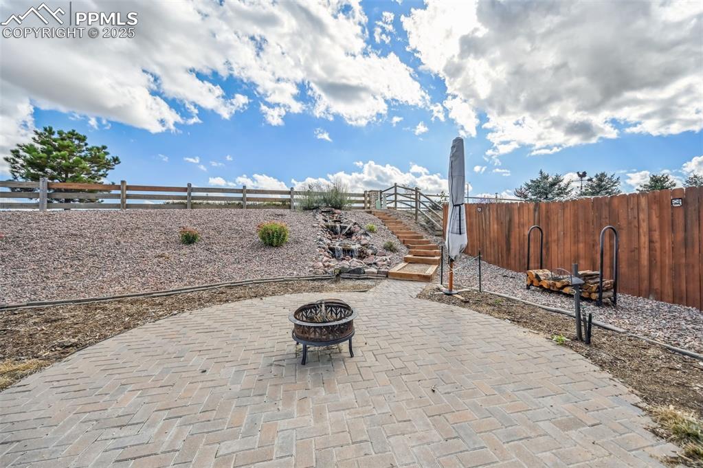 Image 37 of 50: Patio