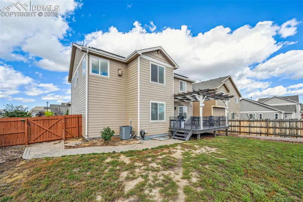 Image 38 of 50: Back of Structure