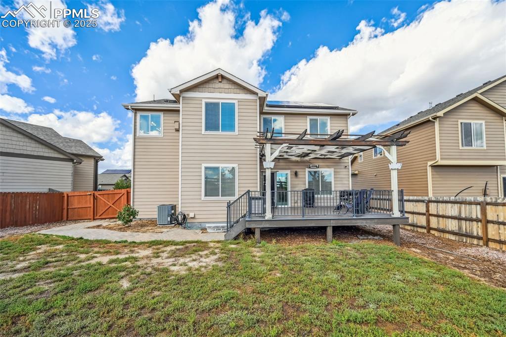 Image 39 of 50: Back of Structure