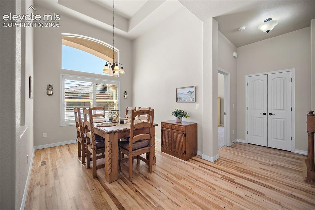 Image 12 of 39: Dining Area