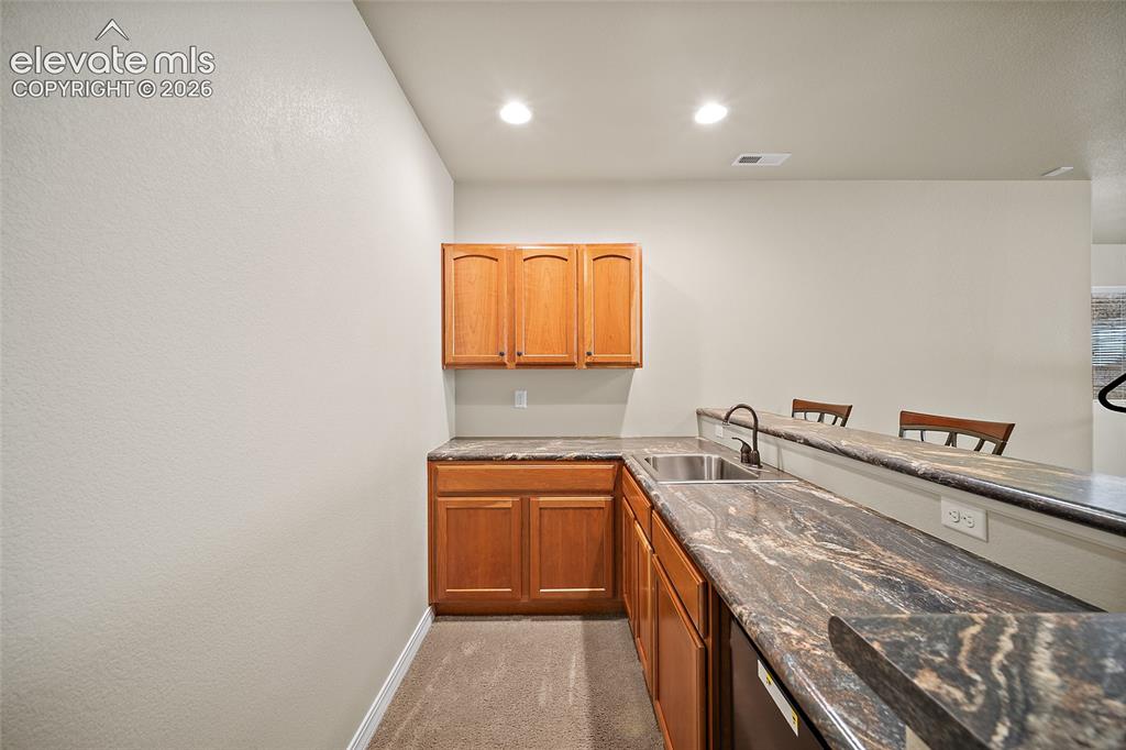 Image 25 of 39: Kitchen