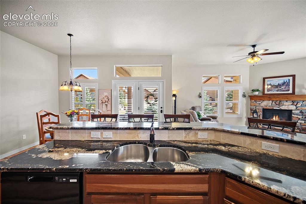 Image 6 of 39: Kitchen