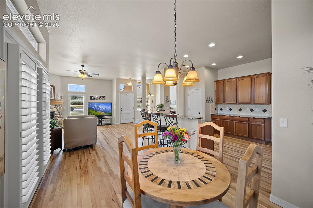 Image 8 of 39: Dining Area