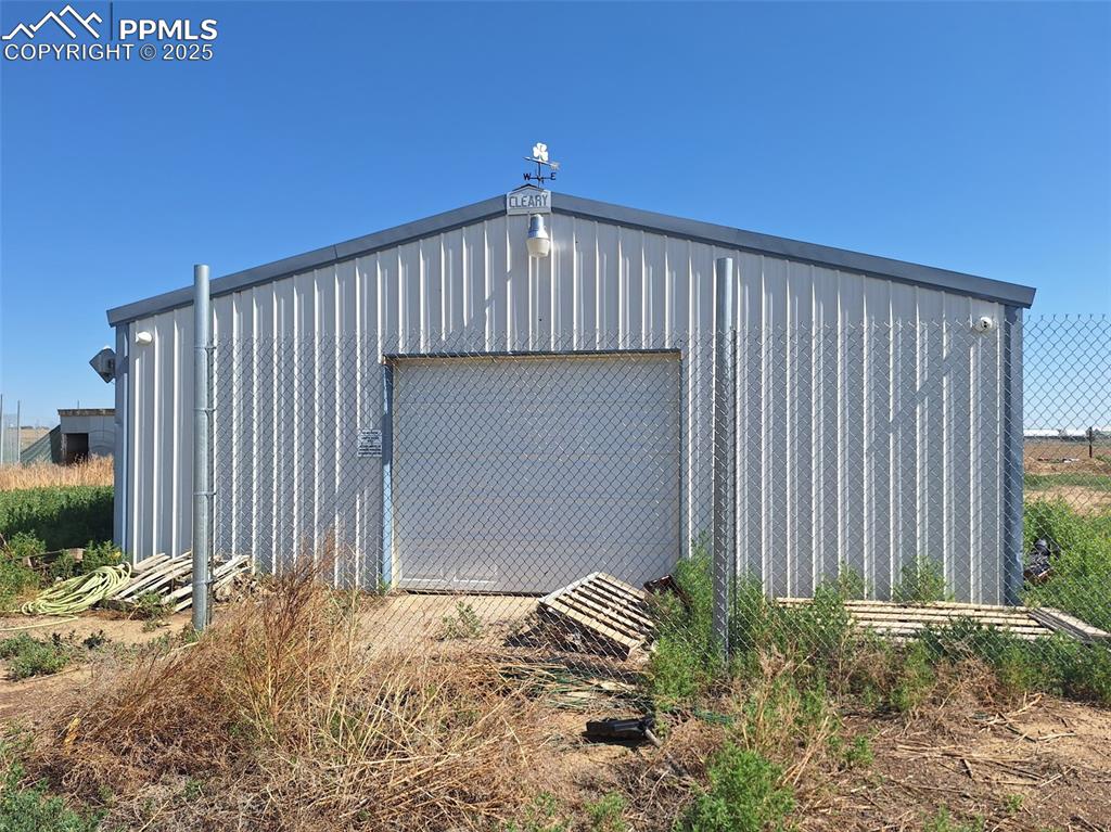Image 7 of 24: View of outbuilding
