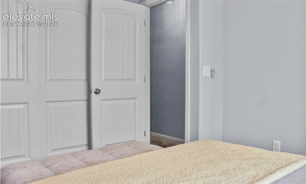 Image 16 of 19: Bedroom
