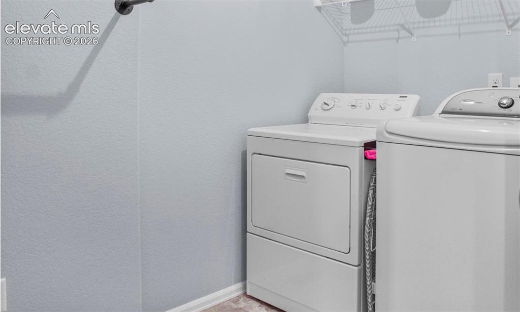 Image 19 of 19: Laundry