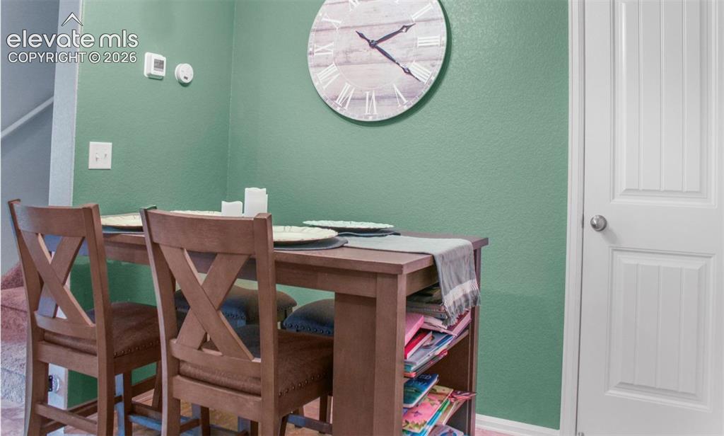 Image 7 of 19: Dining Area