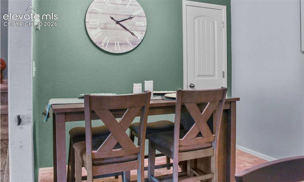Image 8 of 19: Dining Area