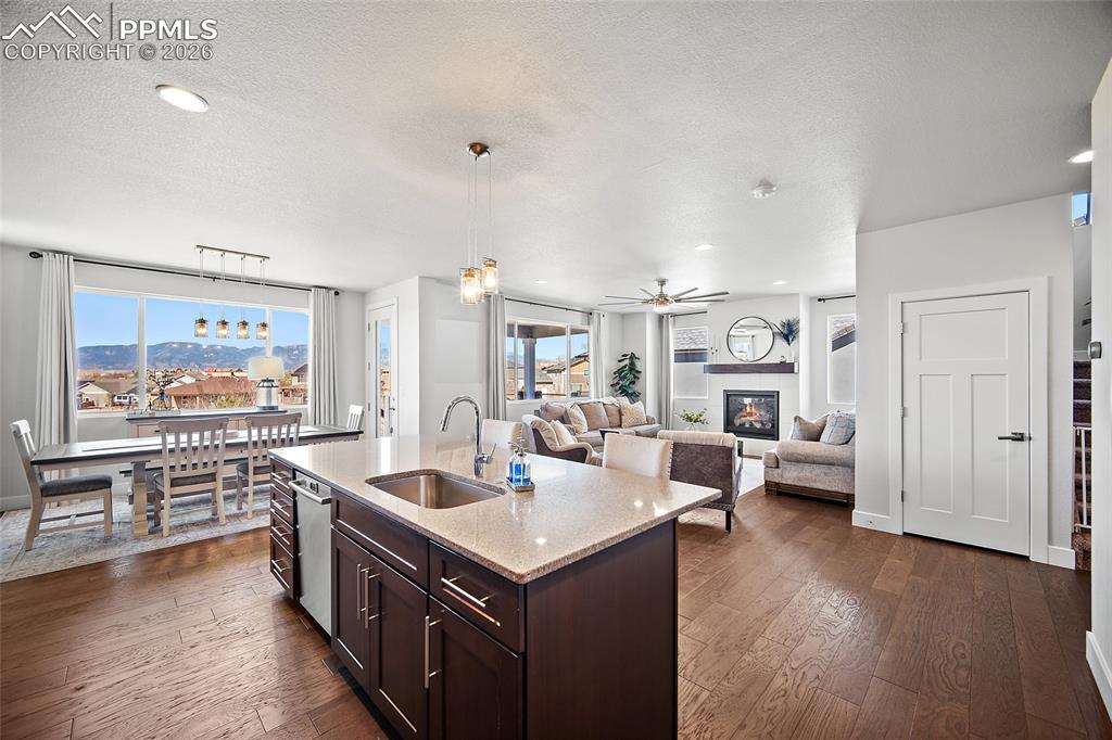 Image 12 of 49: Kitchen