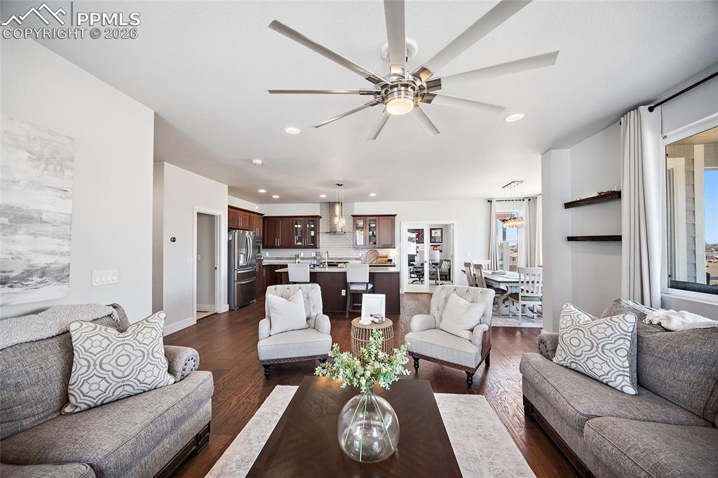 Image 17 of 49: Living Room