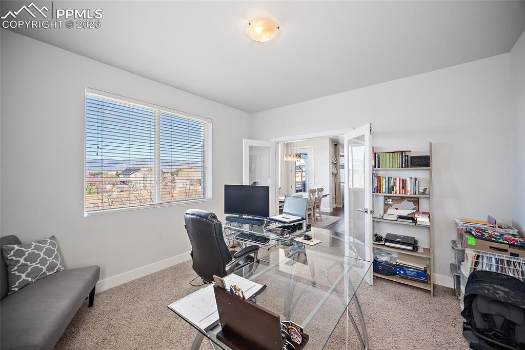 Image 21 of 49: Office