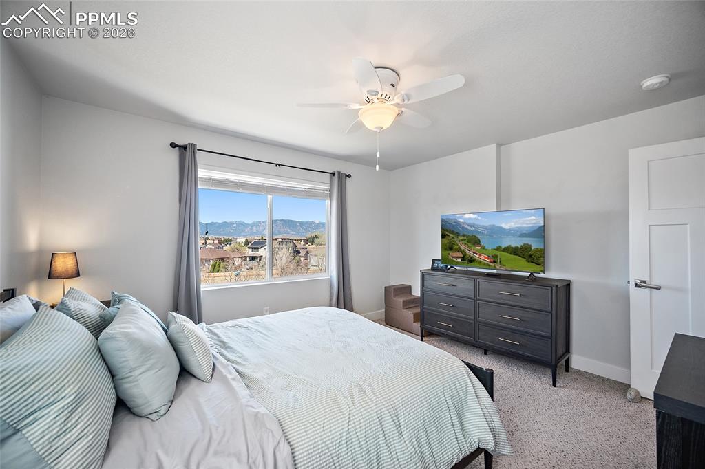 Image 28 of 49: Bedroom