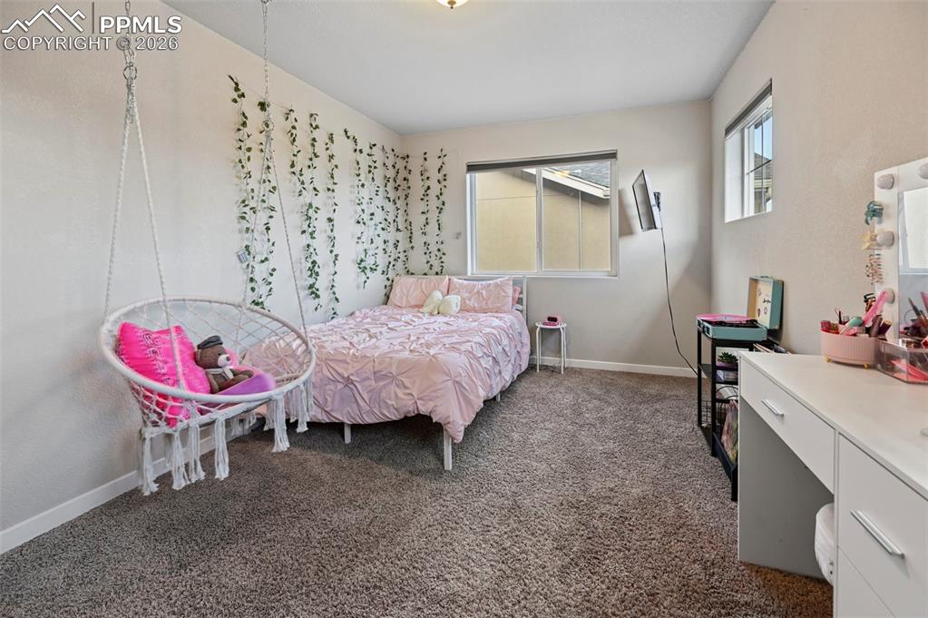 Image 19 of 43: Kitchen