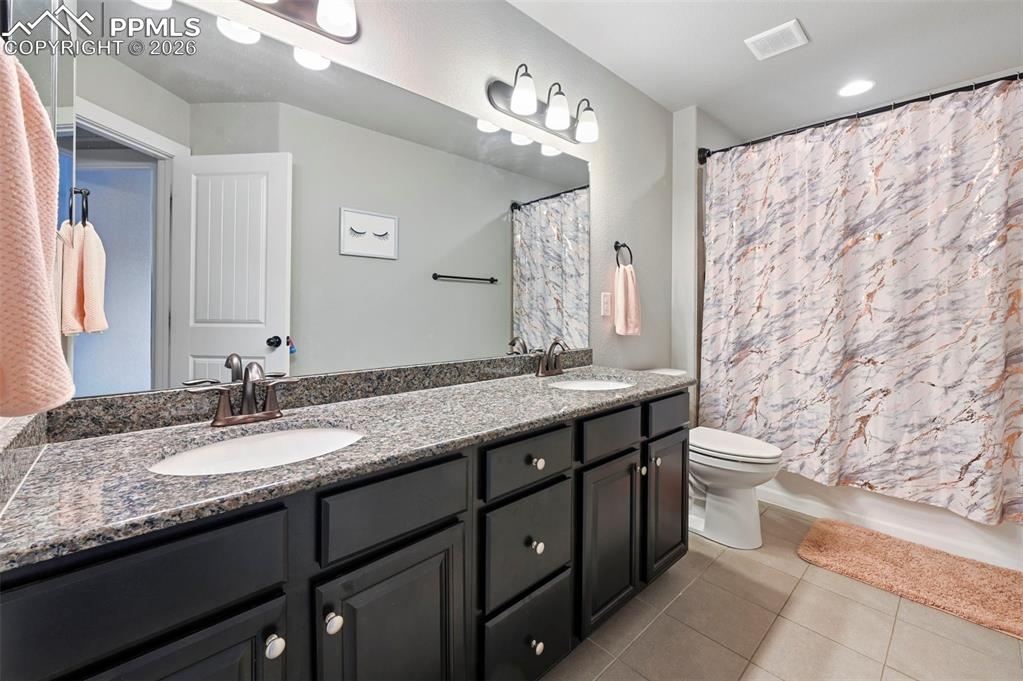 Image 34 of 43: Master Bathroom