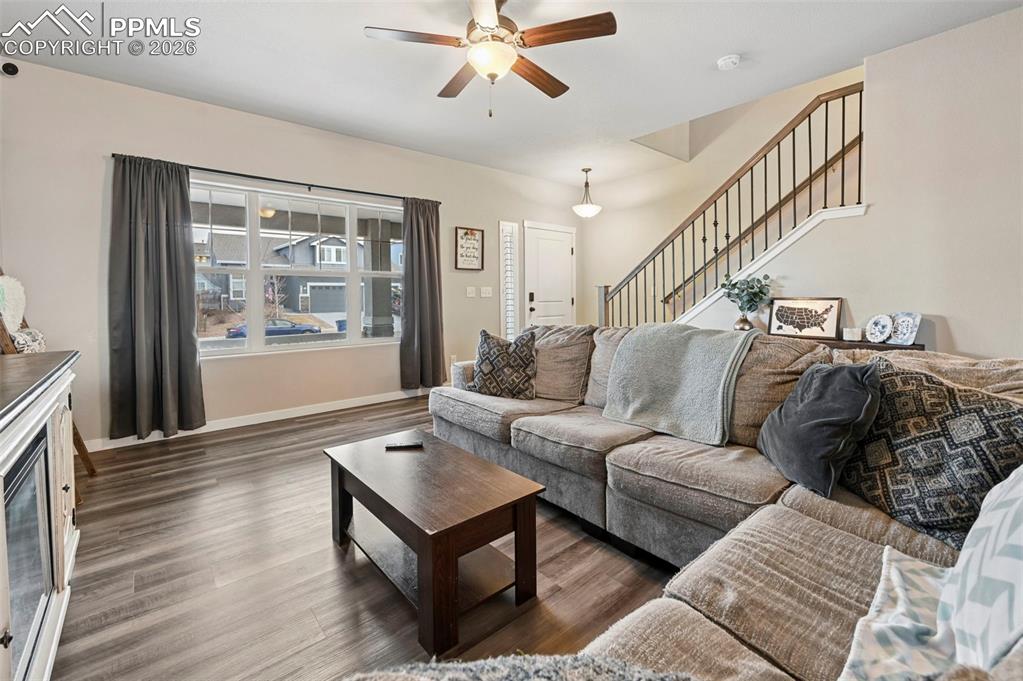 Image 7 of 43: Bedroom