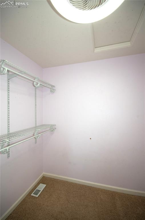 Image 18 of 33: Closet