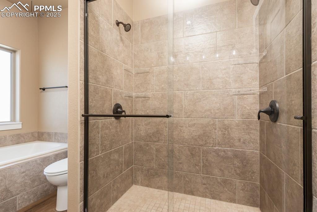 Image 20 of 36: Bathroom