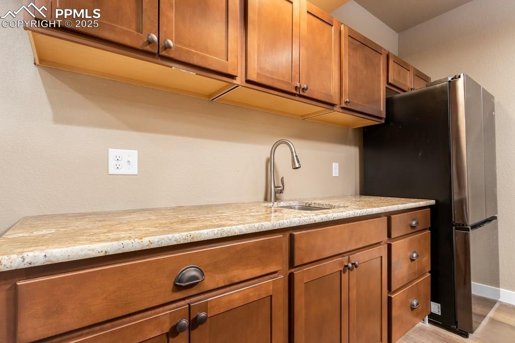 Image 25 of 36: Kitchen