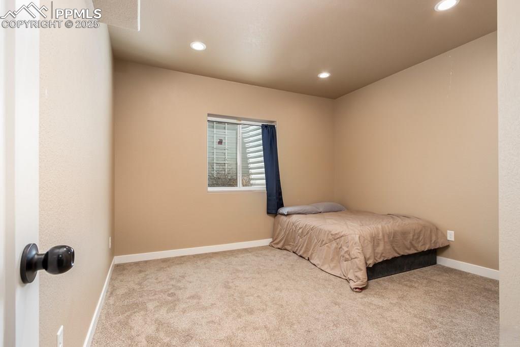 Image 28 of 36: Bedroom