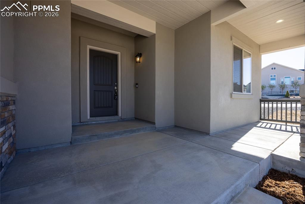 Image 9 of 50: Entry