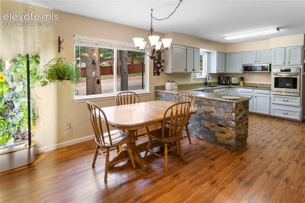 Image 6 of 31: Main Level Entry and Dining
