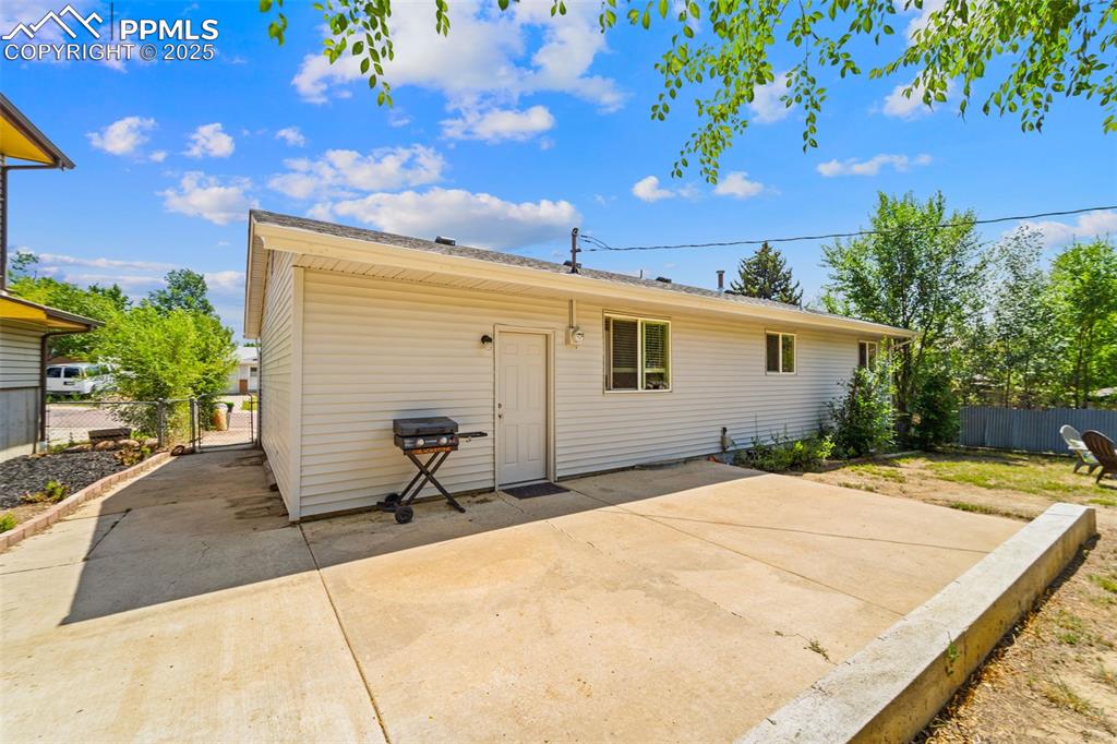 Image 33 of 48: Back of Structure