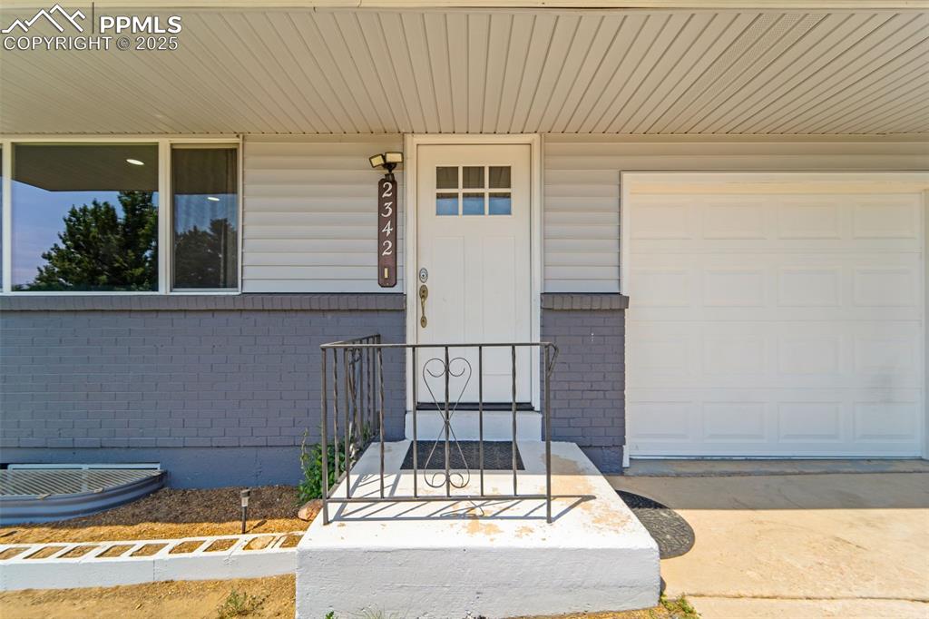 Image 6 of 48: Entry