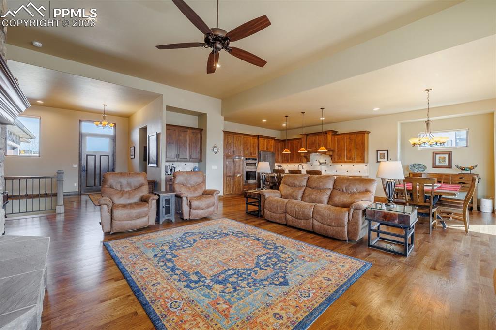 Image 12 of 50: Living Room