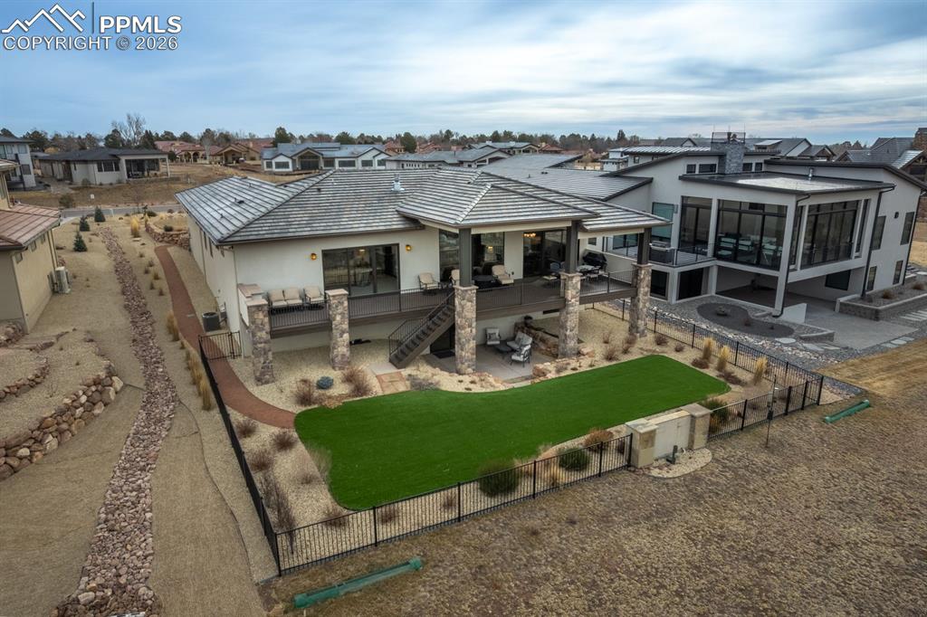 Image 21 of 50: Back of Structure