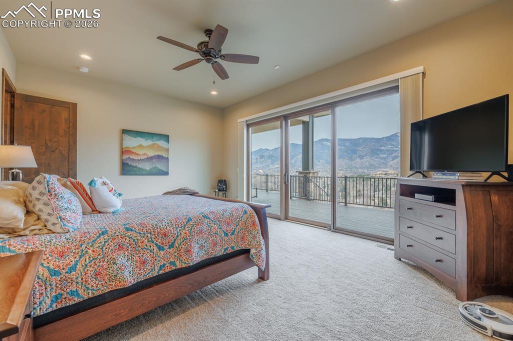 Image 24 of 50: Bedroom