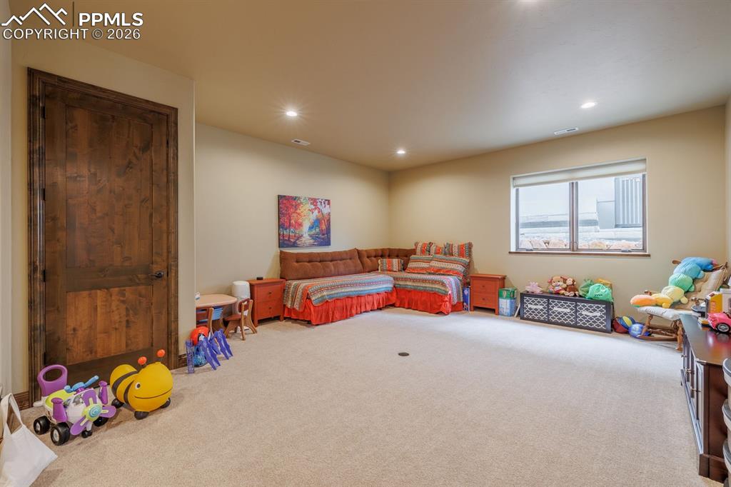 Image 42 of 50: Bedroom