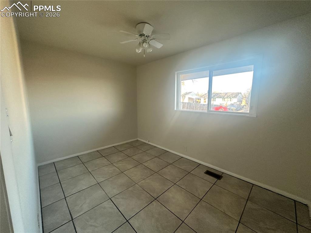 Image 12 of 29: Bedroom