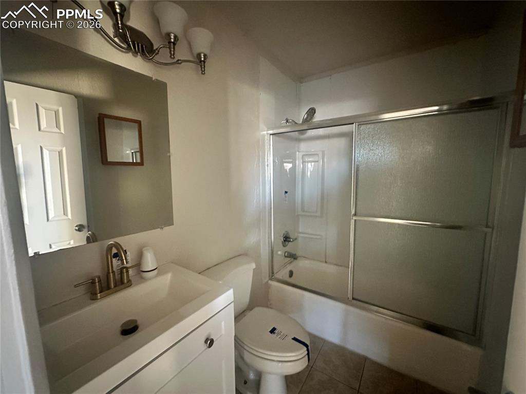 Image 15 of 29: Bathroom