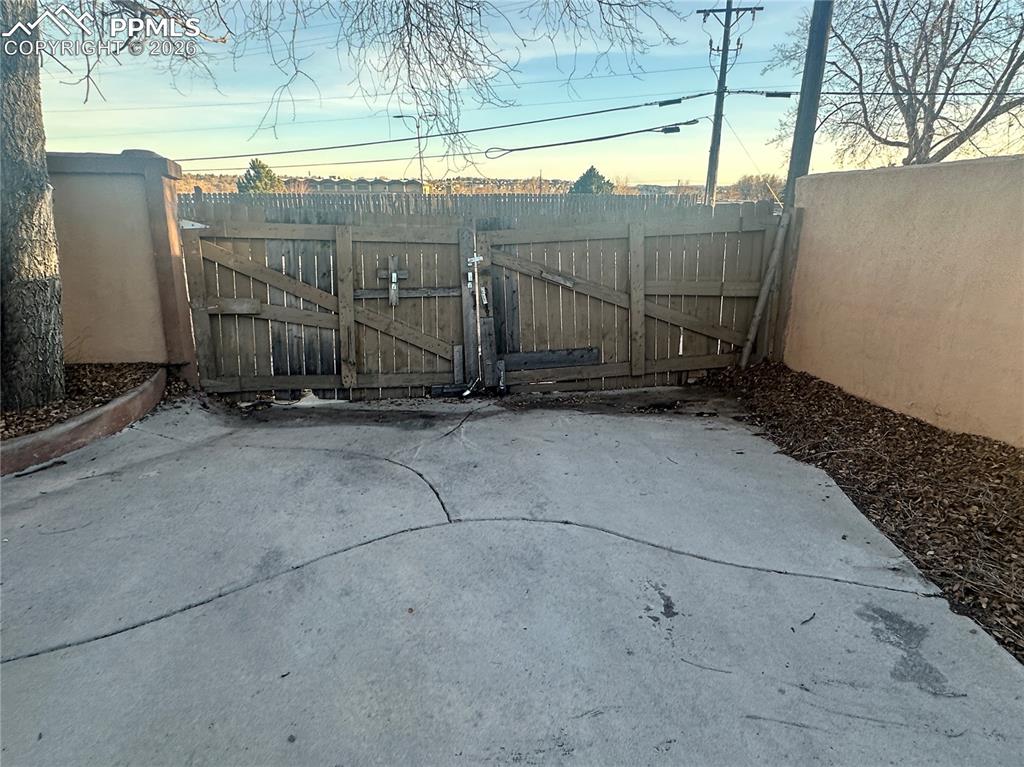 Image 25 of 29: Patio