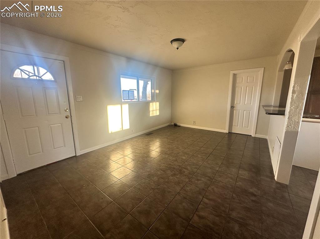 Image 4 of 29: Entry