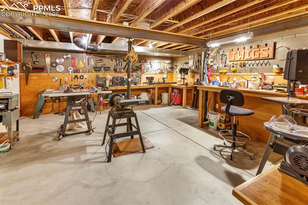 Image 23 of 26: Main Level Laundry