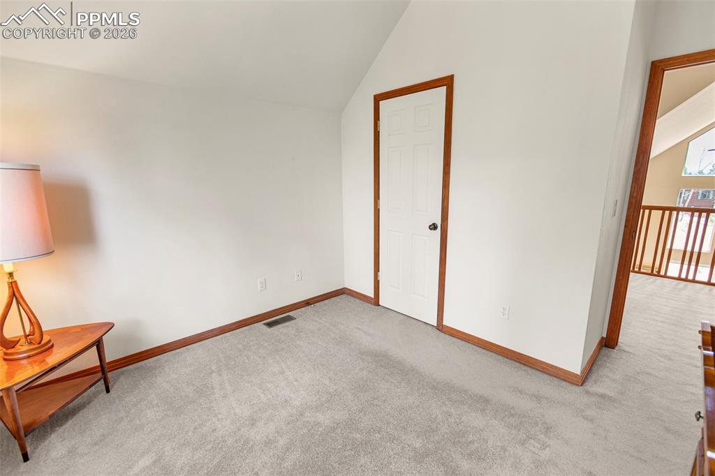 Image 26 of 26: Upper Level Bed 3