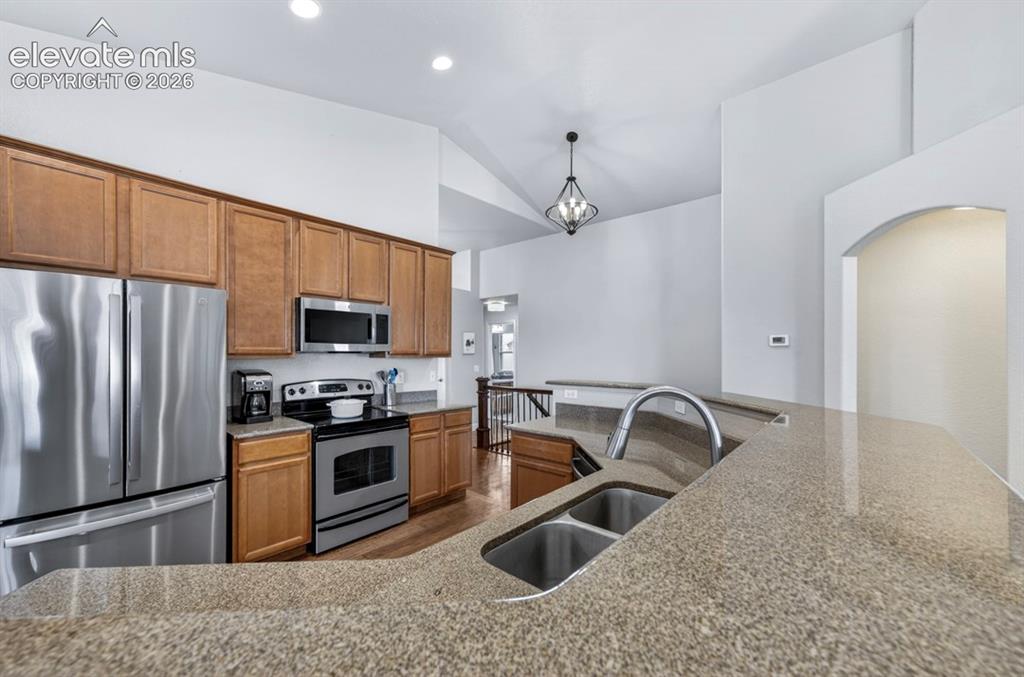 Image 11 of 36: Kitchen