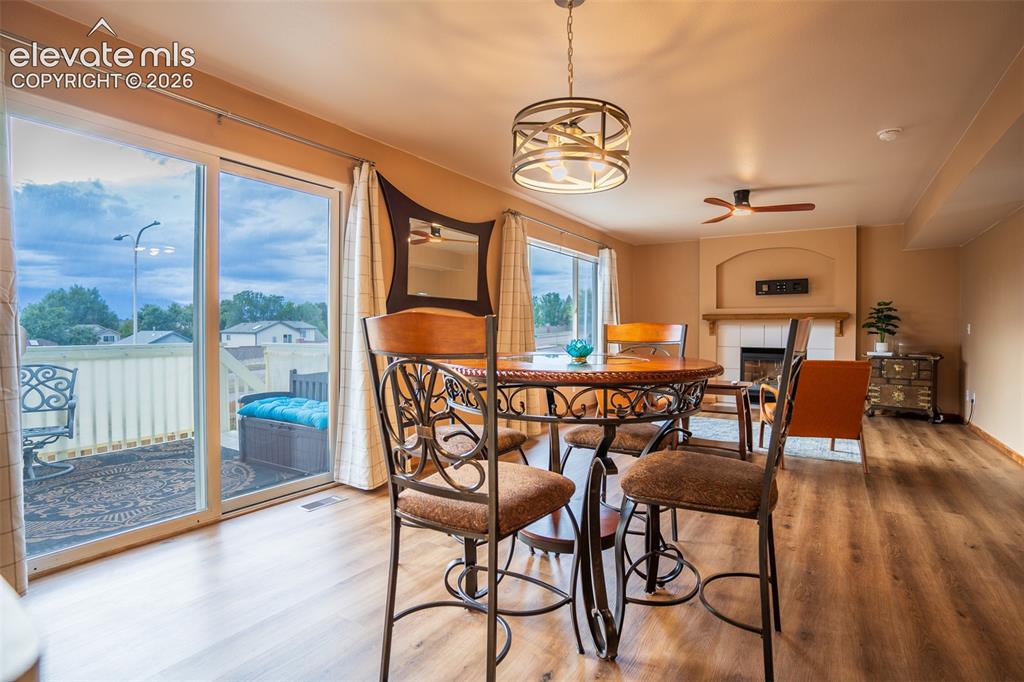 Image 7 of 27: Dining Area