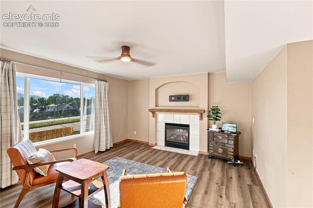Image 9 of 27: Living Room