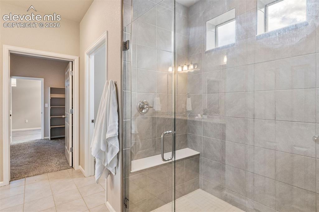 Image 16 of 30: Bathroom