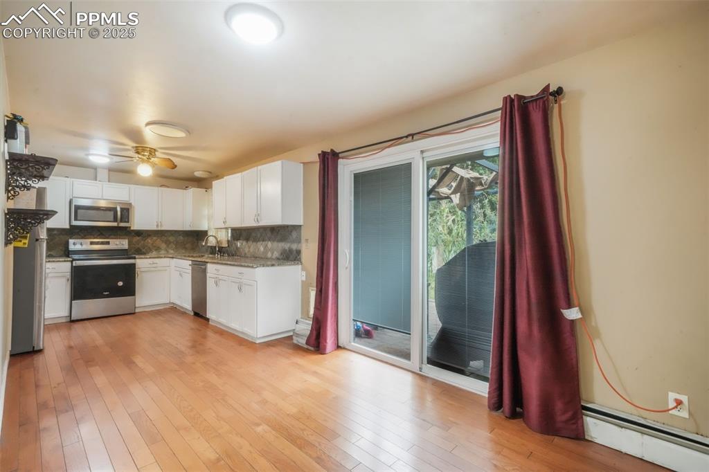 Image 8 of 50: Kitchen