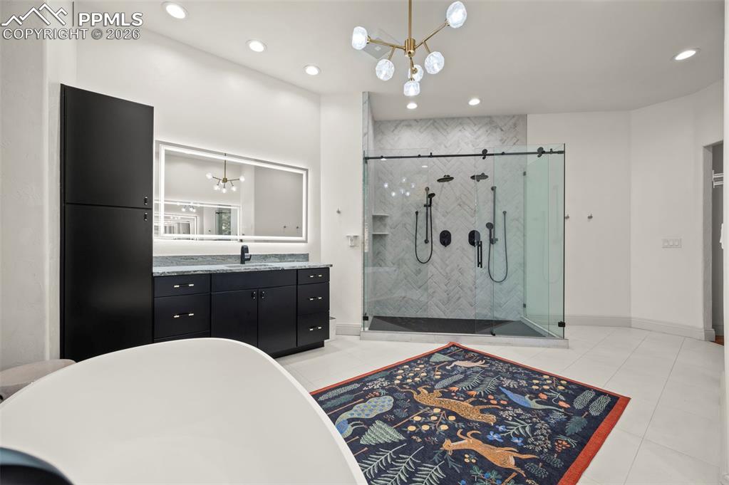 Image 30 of 50: No Description Available