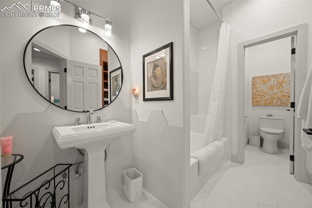 Image 41 of 50: No Description Available