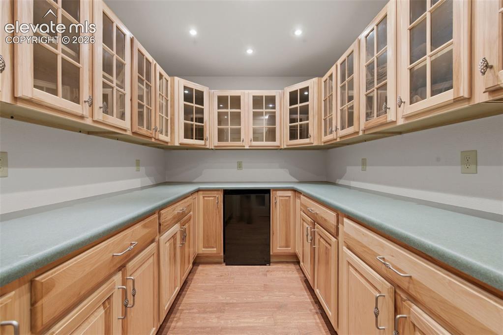 Image 18 of 44: Kitchen