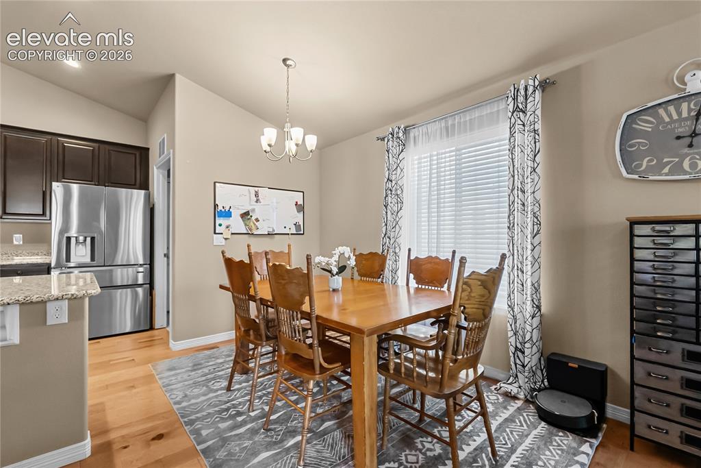 Image 10 of 37: Dining Area