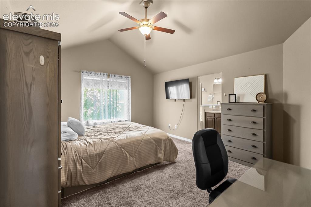 Image 17 of 37: Bedroom