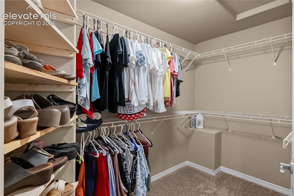 Image 21 of 37: Closet