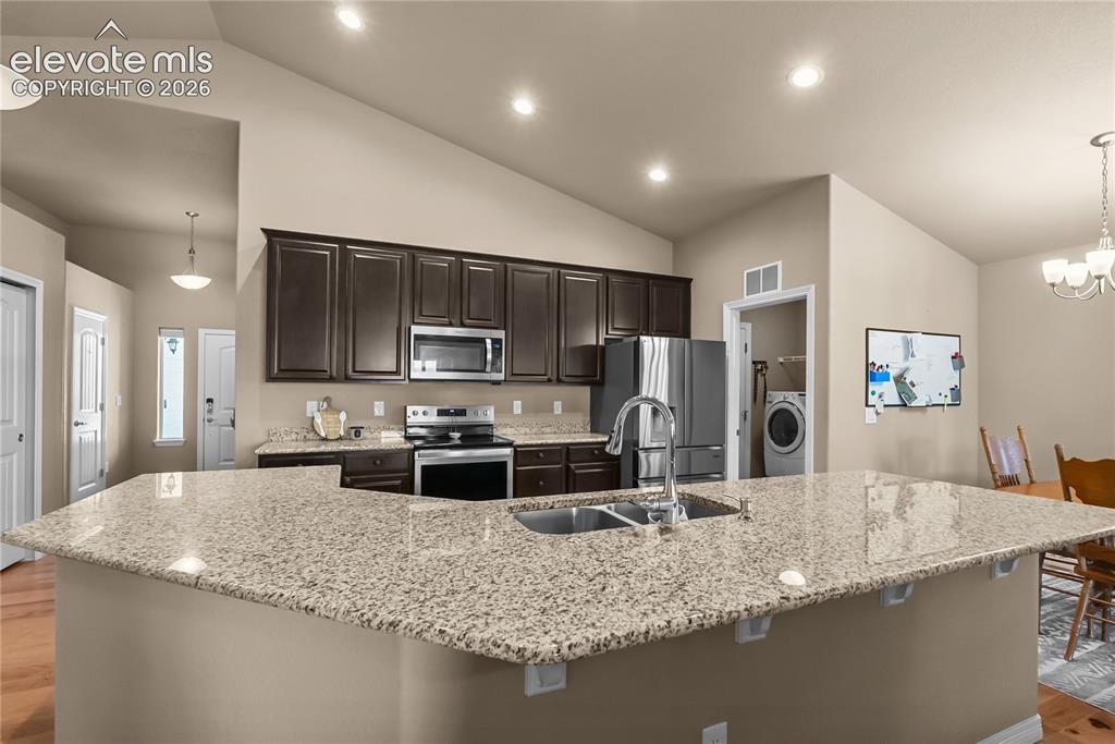 Image 7 of 37: Kitchen